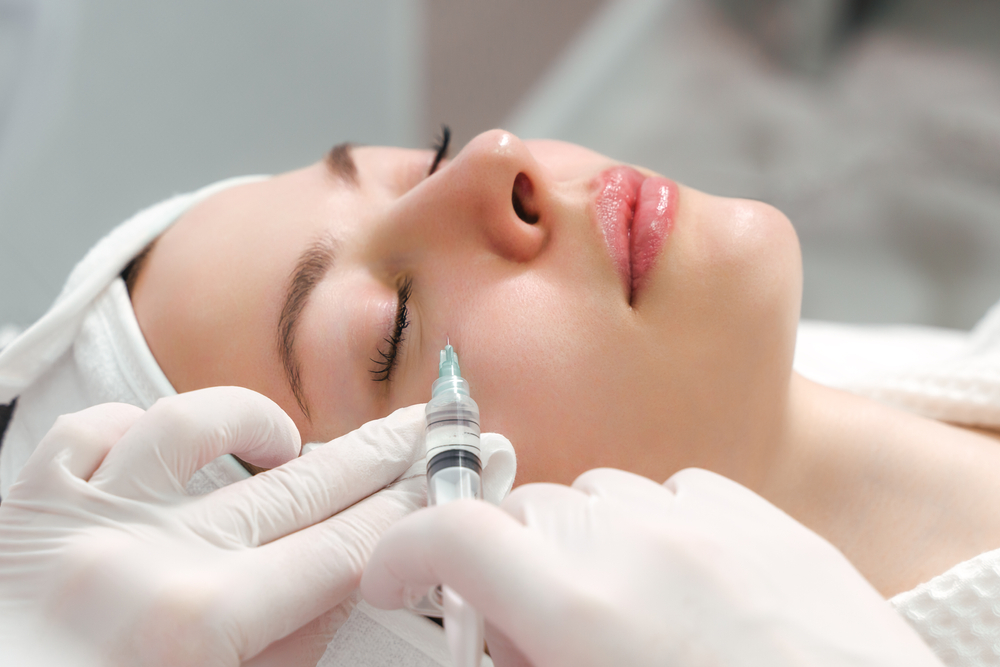 Read more about the article Thread Lift: Complete Guide to Non Surgical Facial Rejuvenation